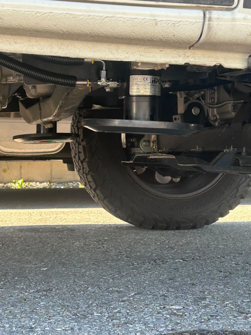 Stütze am 4×4-Fahrzeug, eingefahren